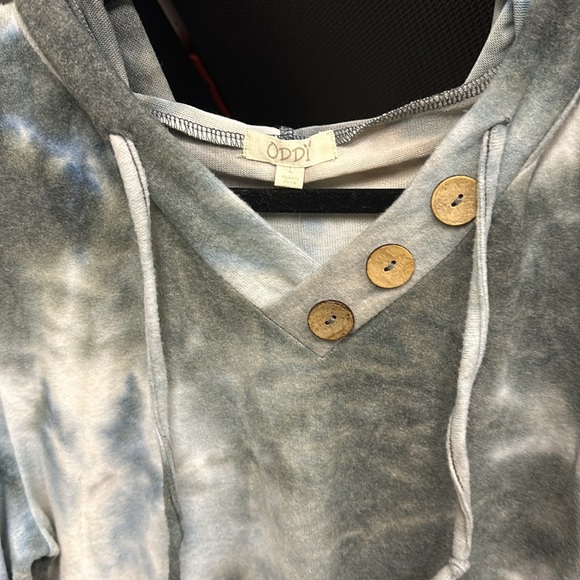 New with tags super soft Oddy hooded sweatshirt. - Picture 3 of 5